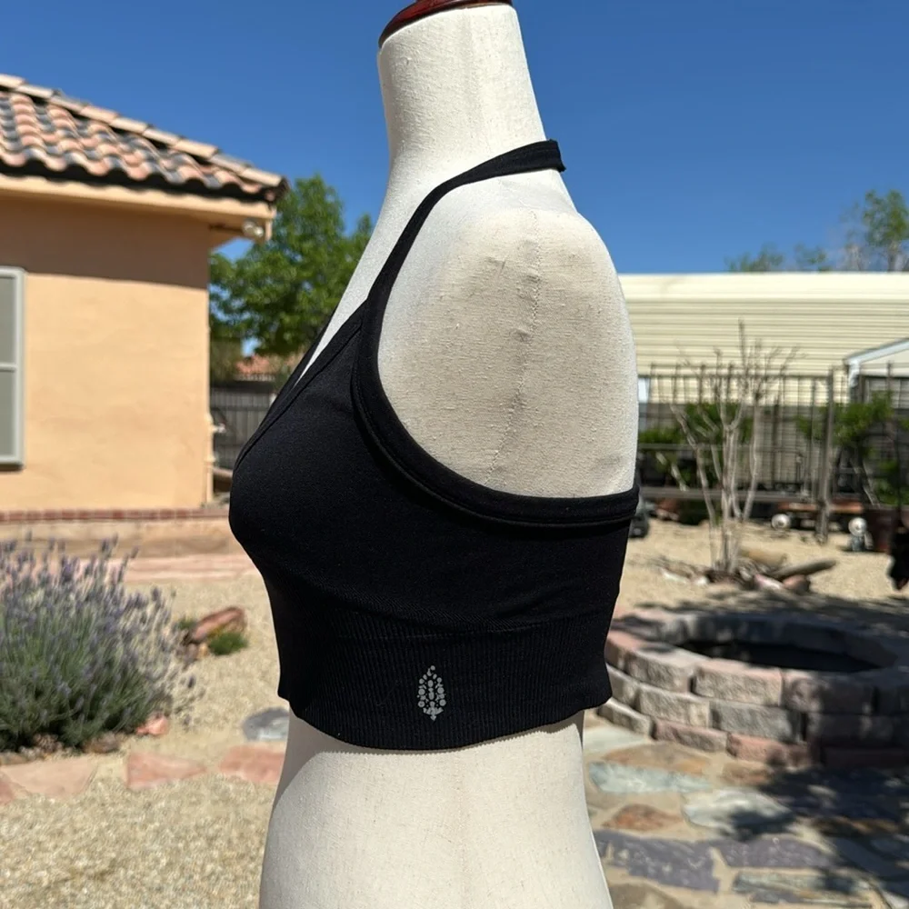 Free People Movement Seamless Halter Sports Bra Size M/L - Picture 5 of 7